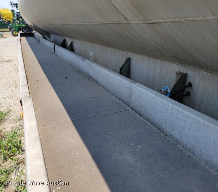 image for item DN4004 1985 Custom Trailers  tank trailer