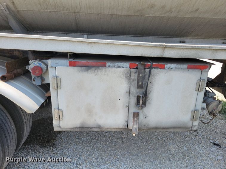 image for item DN4004 1985 Custom Trailers  tank trailer