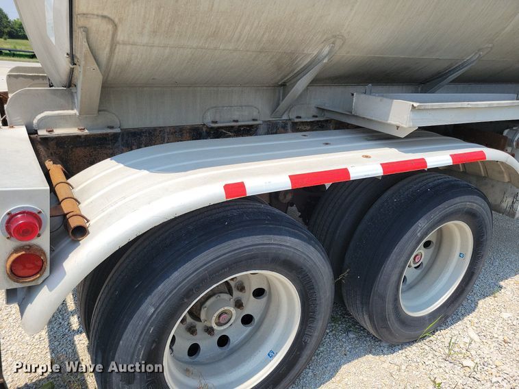 image for item DN4004 1985 Custom Trailers  tank trailer