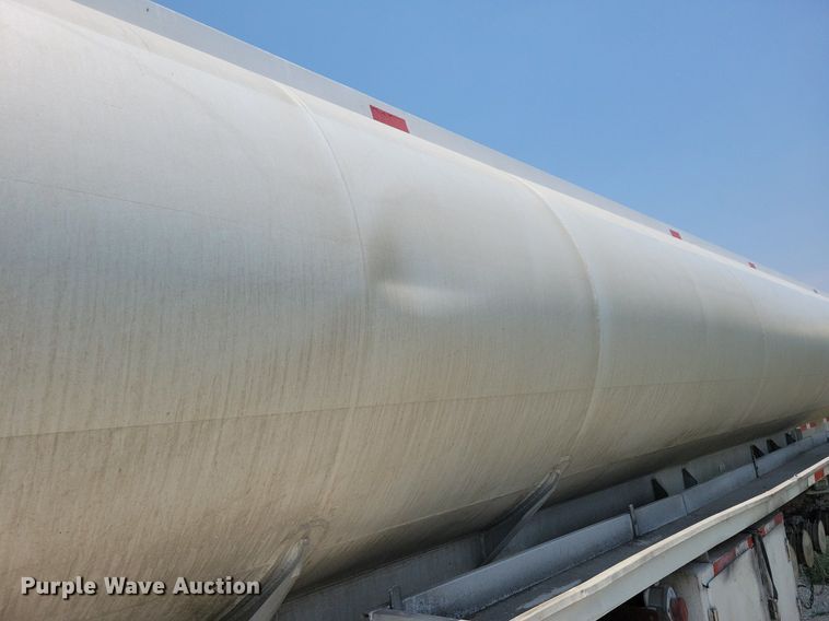 image for item DN4004 1985 Custom Trailers  tank trailer