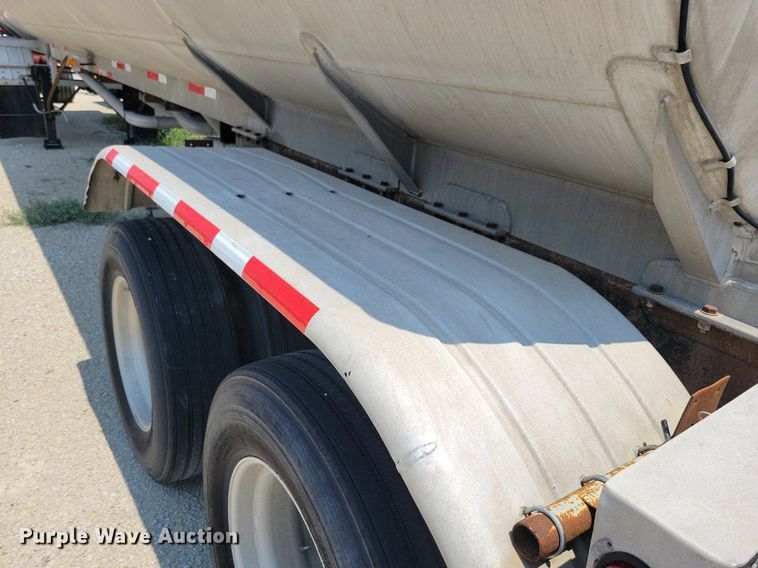 image for item DN4004 1985 Custom Trailers  tank trailer