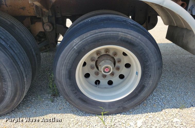 image for item DN4004 1985 Custom Trailers  tank trailer