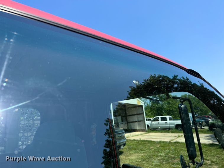 image for item DO2189 2005 Isuzu NPR  flatbed truck