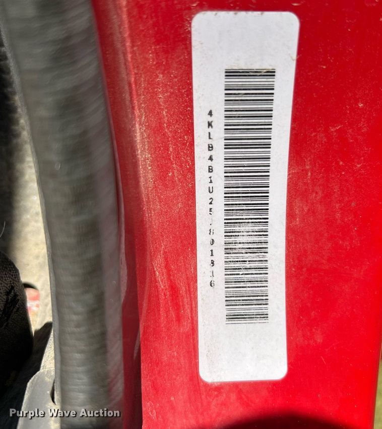 image for item DO2189 2005 Isuzu NPR  flatbed truck