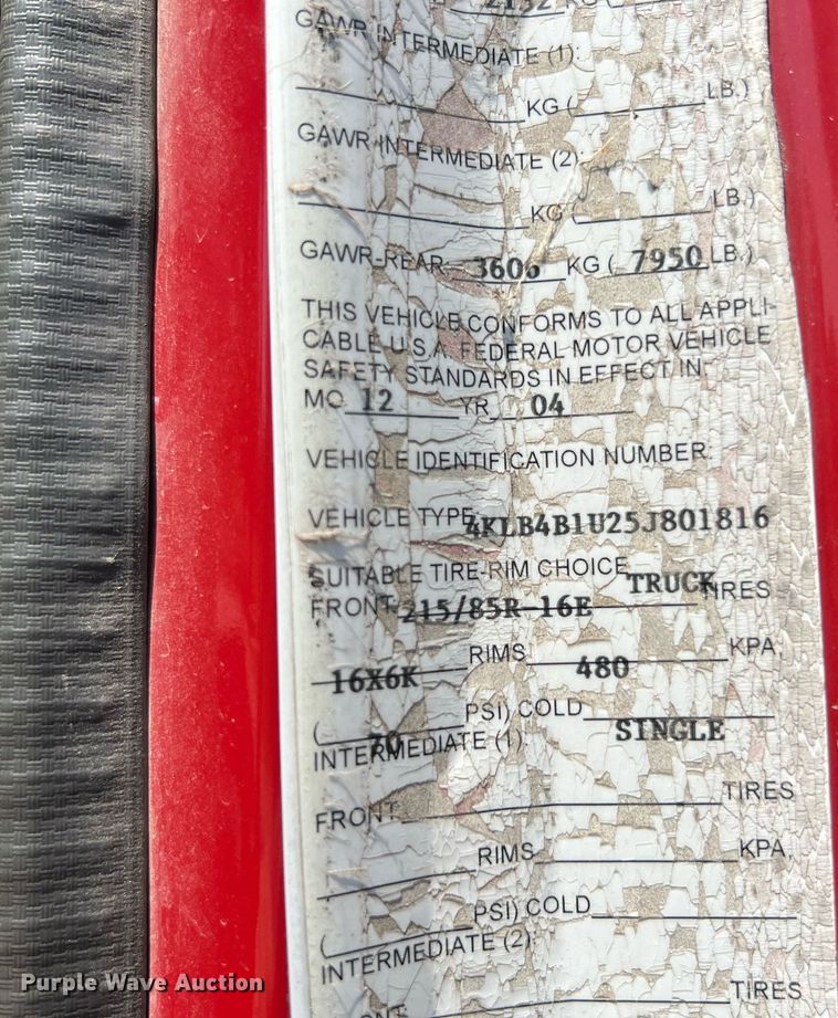 image for item DO2189 2005 Isuzu NPR  flatbed truck