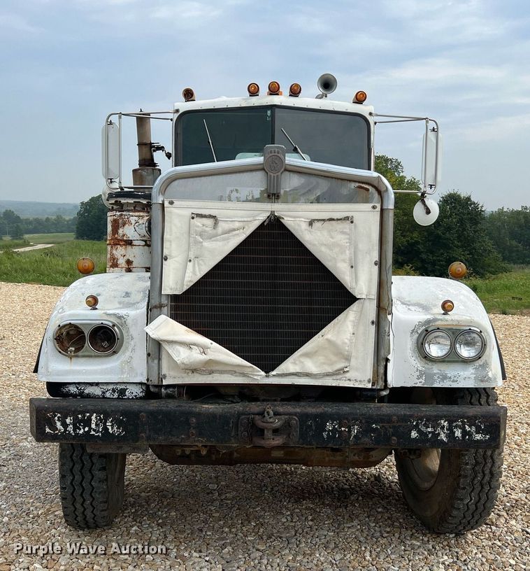 image for item DO2193 1979 Kenworth W900A  semi truck