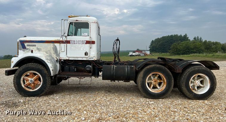 image for item DO2193 1979 Kenworth W900A  semi truck
