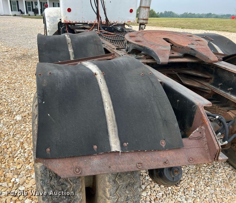 image for item DO2193 1979 Kenworth W900A  semi truck