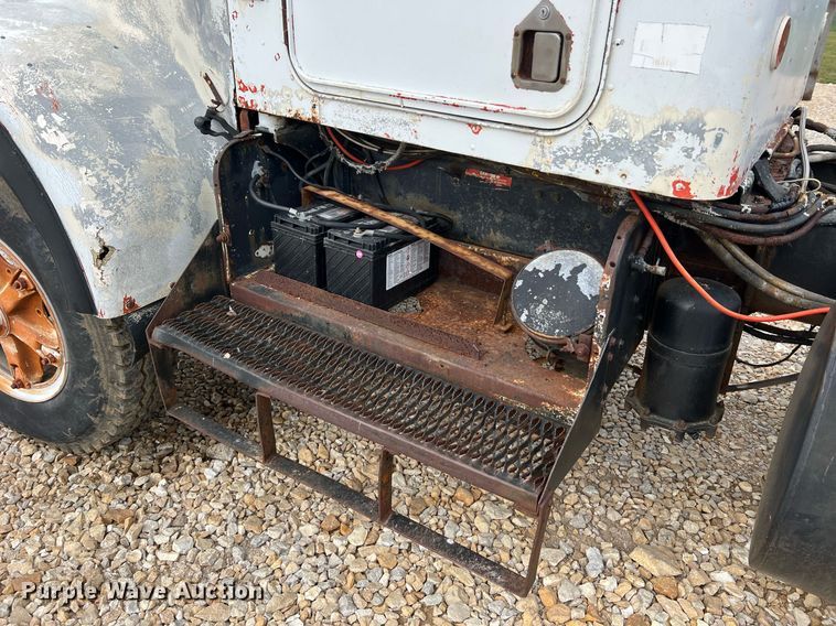 image for item DO2193 1979 Kenworth W900A  semi truck