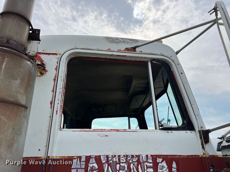 image for item DO2193 1979 Kenworth W900A  semi truck