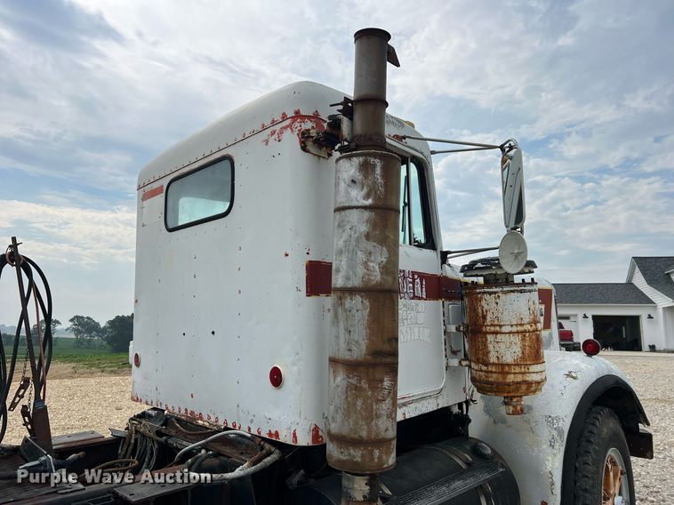 image for item DO2193 1979 Kenworth W900A  semi truck