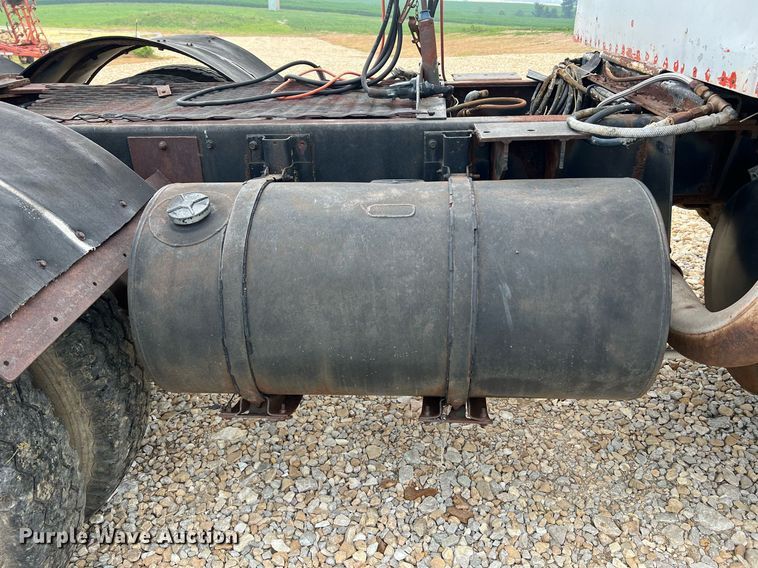 image for item DO2193 1979 Kenworth W900A  semi truck