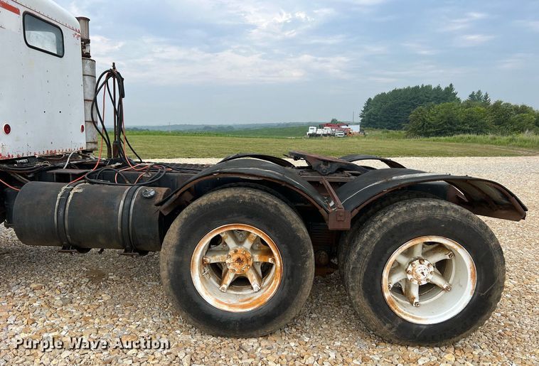 image for item DO2193 1979 Kenworth W900A  semi truck