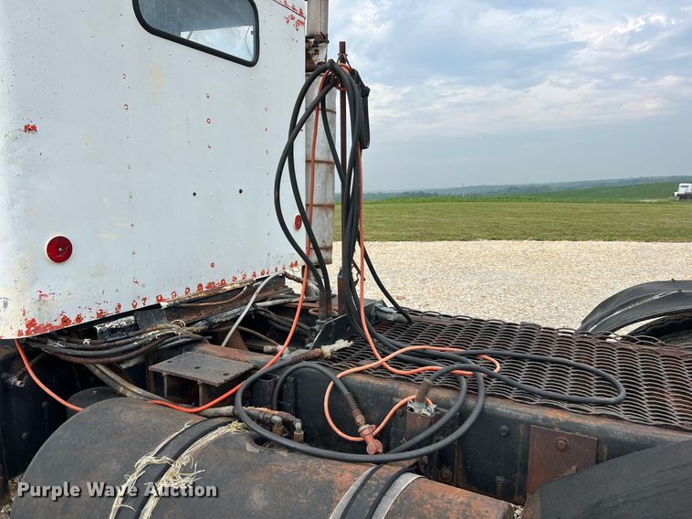 image for item DO2193 1979 Kenworth W900A  semi truck