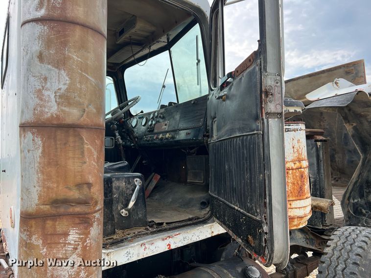 image for item DO2193 1979 Kenworth W900A  semi truck