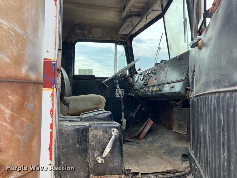 image for item DO2193 1979 Kenworth W900A  semi truck