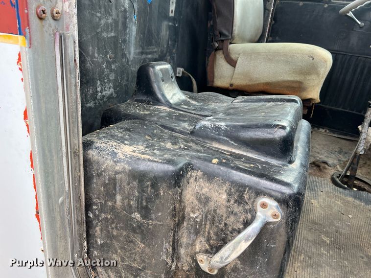 image for item DO2193 1979 Kenworth W900A  semi truck