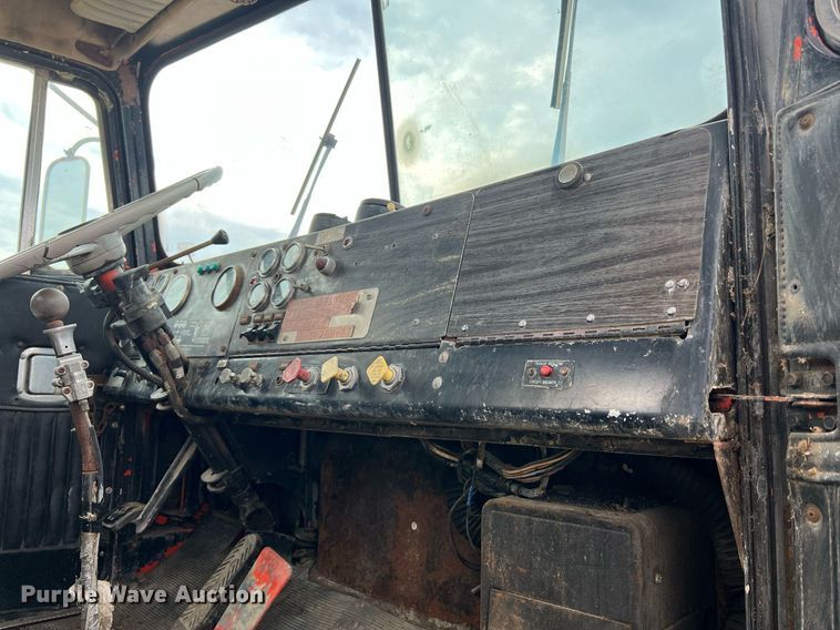 image for item DO2193 1979 Kenworth W900A  semi truck