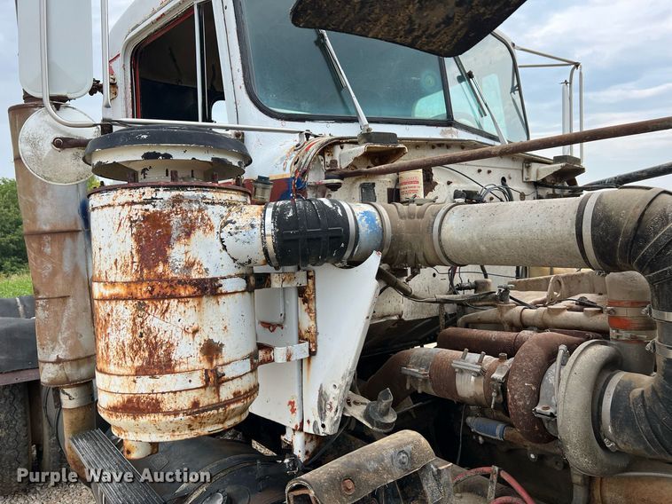 image for item DO2193 1979 Kenworth W900A  semi truck