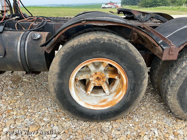 image for item DO2193 1979 Kenworth W900A  semi truck