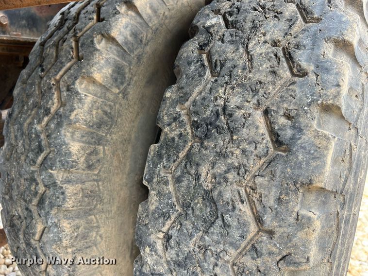 image for item DO2193 1979 Kenworth W900A  semi truck