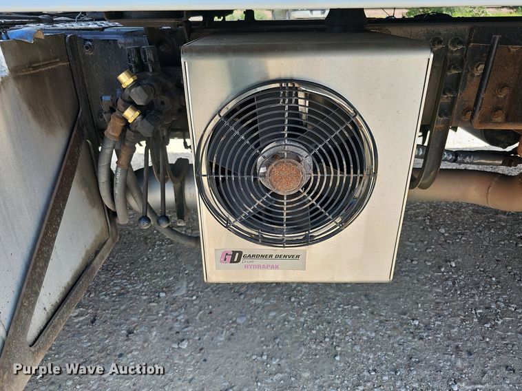 image for item DO2813 2018 Volvo VNL  semi truck