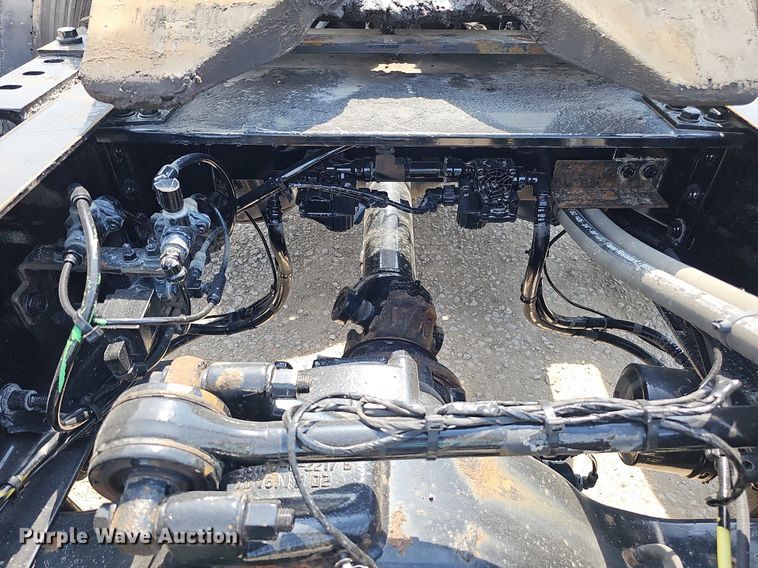 image for item DO2813 2018 Volvo VNL  semi truck