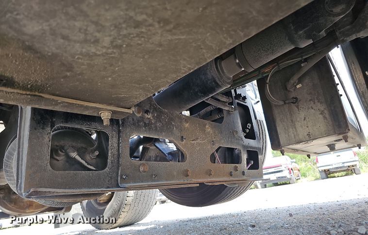 image for item DO2813 2018 Volvo VNL  semi truck