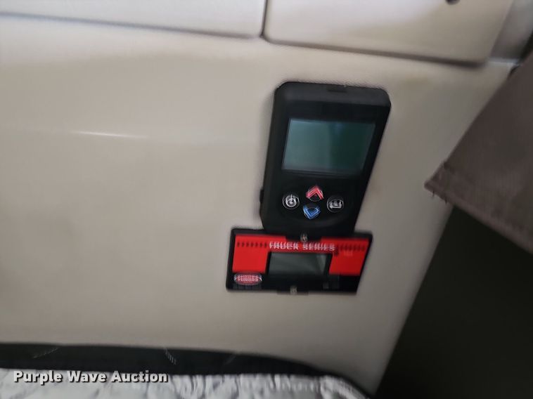 image for item DO2813 2018 Volvo VNL  semi truck