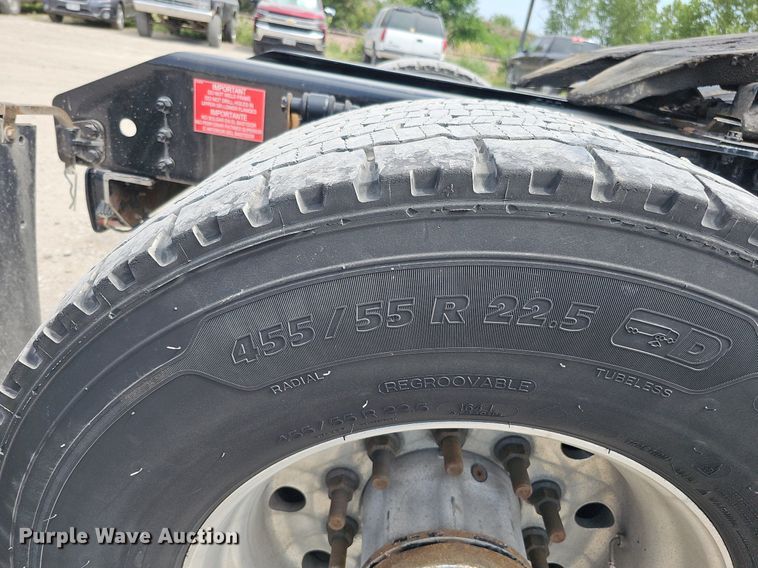 image for item DO2813 2018 Volvo VNL  semi truck