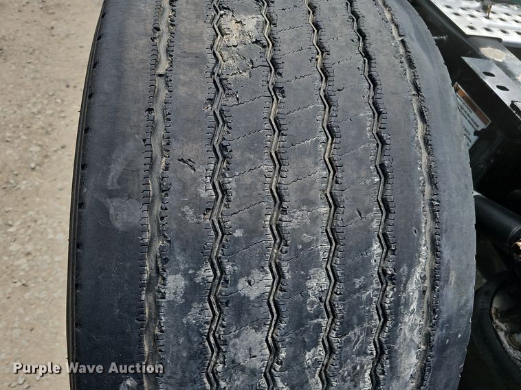 image for item DO2813 2018 Volvo VNL  semi truck