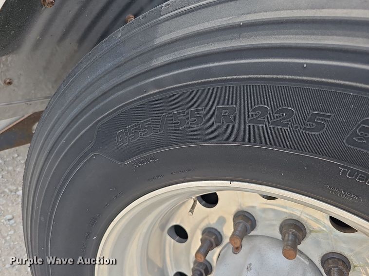 image for item DO2813 2018 Volvo VNL  semi truck