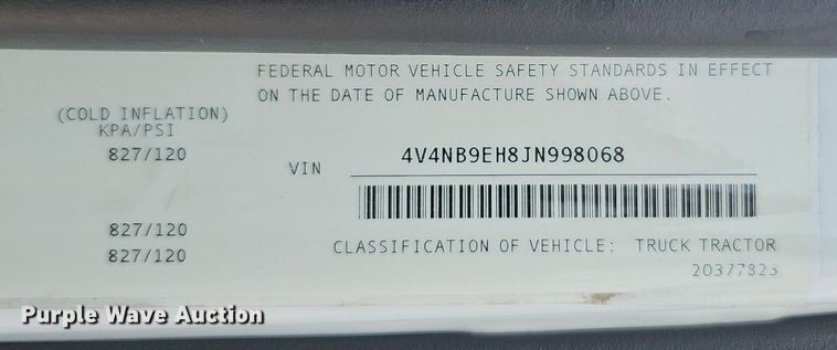 image for item DO2813 2018 Volvo VNL  semi truck