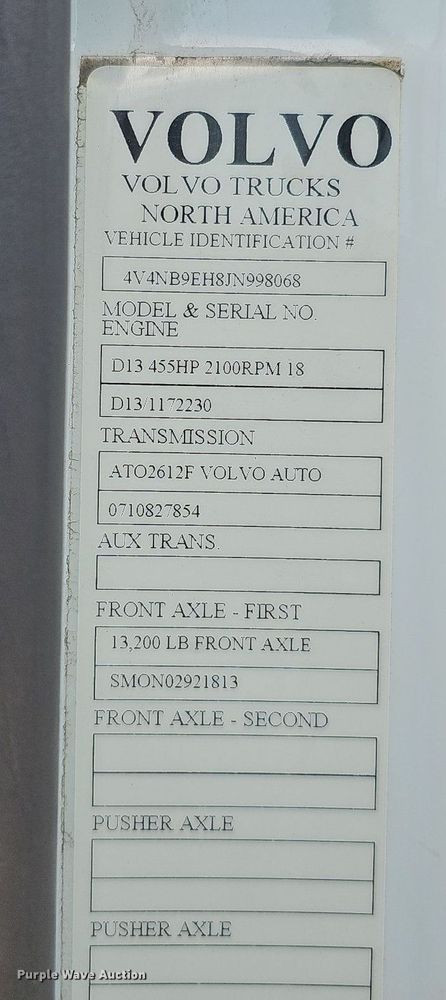 image for item DO2813 2018 Volvo VNL  semi truck