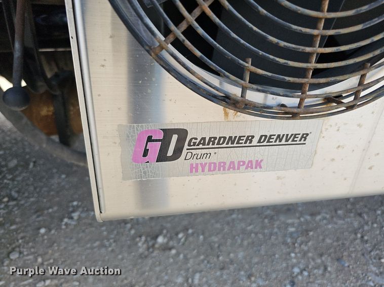 image for item DO2814 2018 Volvo VNL  semi truck