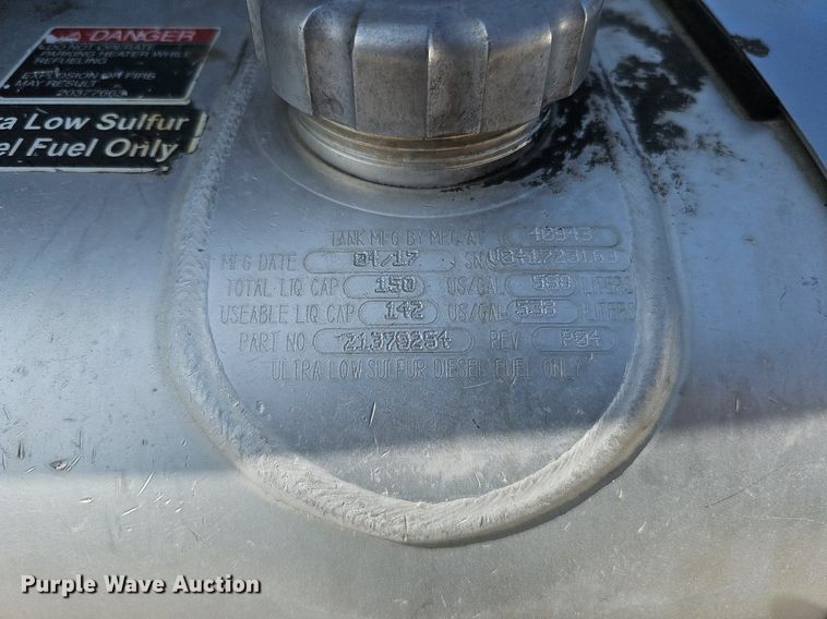 image for item DO2814 2018 Volvo VNL  semi truck