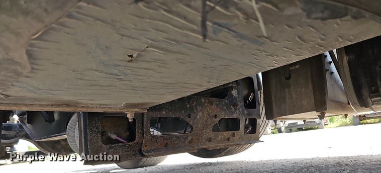 image for item DO2814 2018 Volvo VNL  semi truck