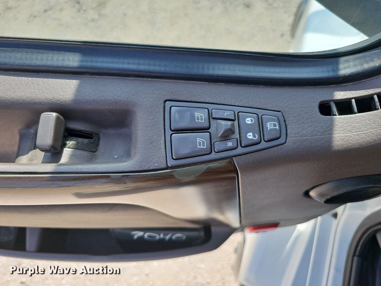 image for item DO2814 2018 Volvo VNL  semi truck