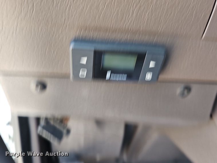 image for item DO2814 2018 Volvo VNL  semi truck