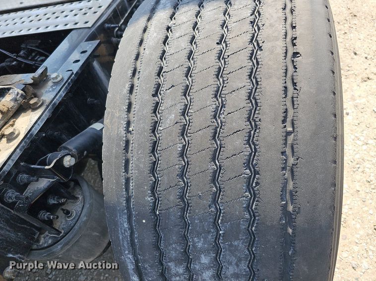 image for item DO2814 2018 Volvo VNL  semi truck