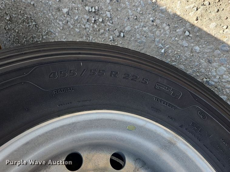 image for item DO2814 2018 Volvo VNL  semi truck