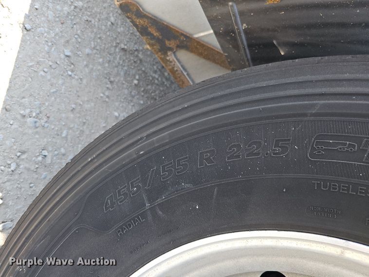 image for item DO2814 2018 Volvo VNL  semi truck