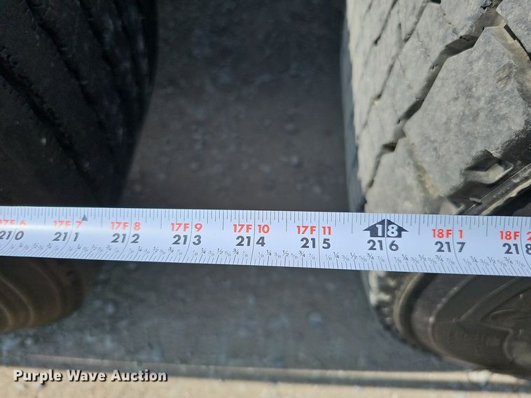 image for item DO2814 2018 Volvo VNL  semi truck