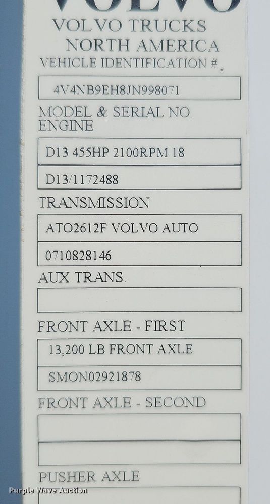 image for item DO2814 2018 Volvo VNL  semi truck