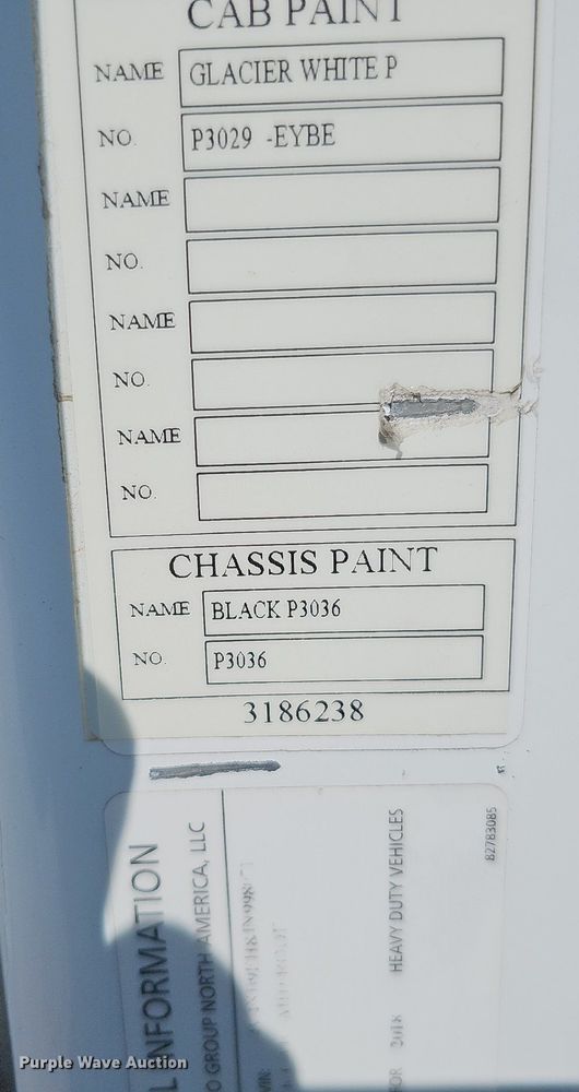 image for item DO2814 2018 Volvo VNL  semi truck