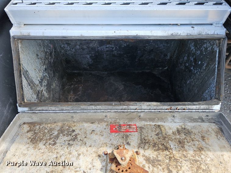 image for item DO2815 2016 Volvo VNL  semi truck