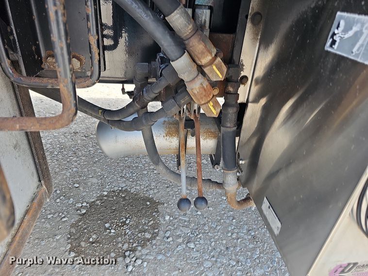 image for item DO2815 2016 Volvo VNL  semi truck