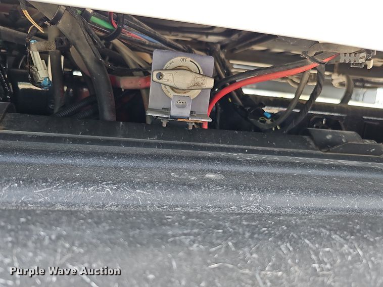 image for item DO2815 2016 Volvo VNL  semi truck