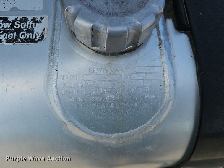 image for item DO2815 2016 Volvo VNL  semi truck