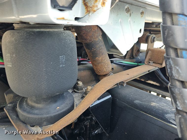 image for item DO2815 2016 Volvo VNL  semi truck